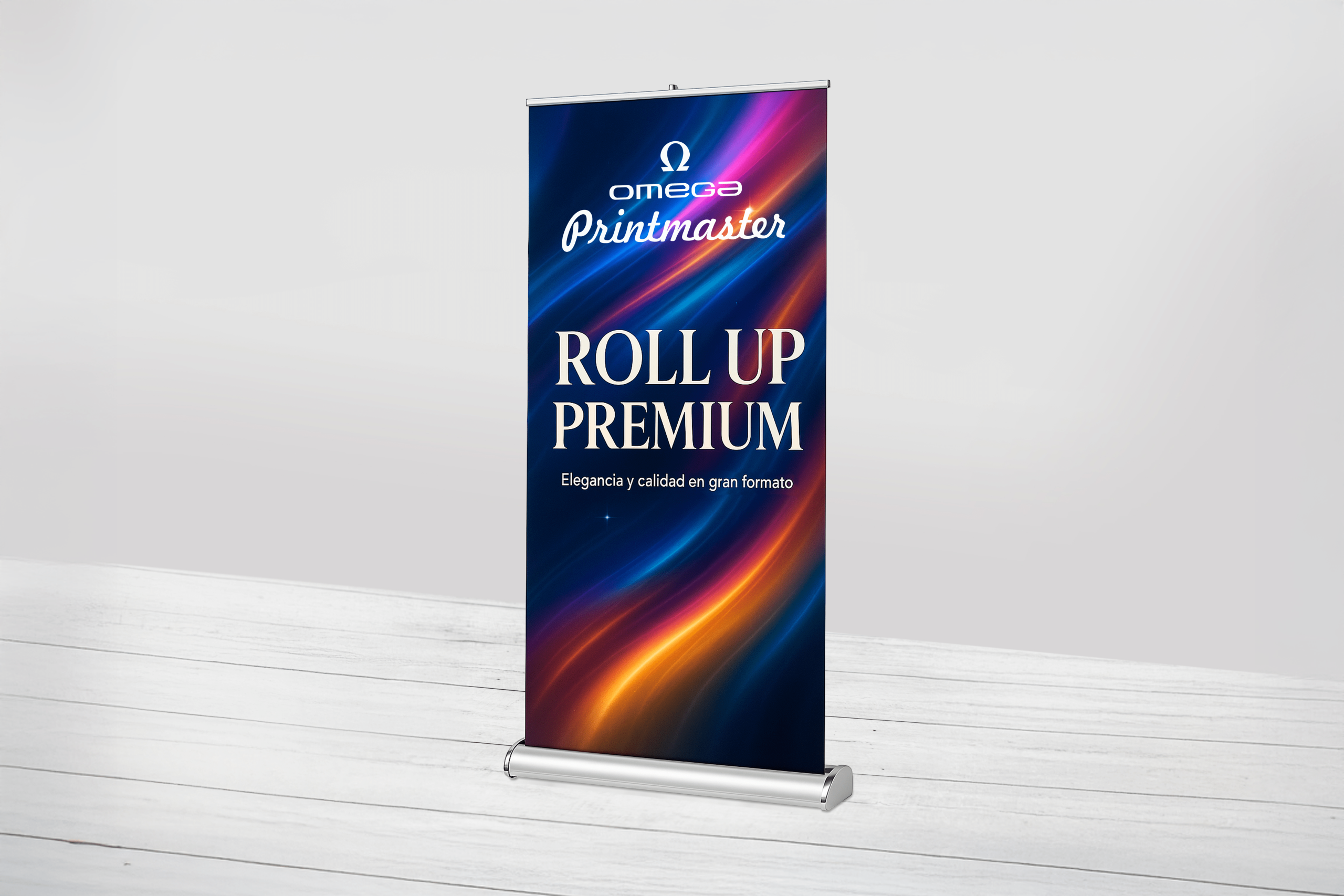 Roll Up Premium armado con impresión Látex HP en lona bifaz, base de aluminio reforzada y estructura profesional de Imprenta Omega.