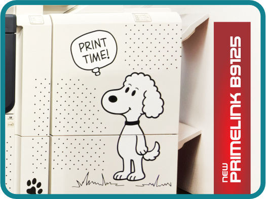 Xerox PrimeLink B9125 Edición Morita en Imprenta Omega, ploteada con ilustraciones de una caniche inspiradas en Snoopy, nuevo equipo de producción monocromo.