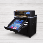 Sistema de corte y hendido digital ColorCut SC7800 Pro-RS XL con alimentación automática de hojas y tecnología de hendido macho-hembra tangencial.