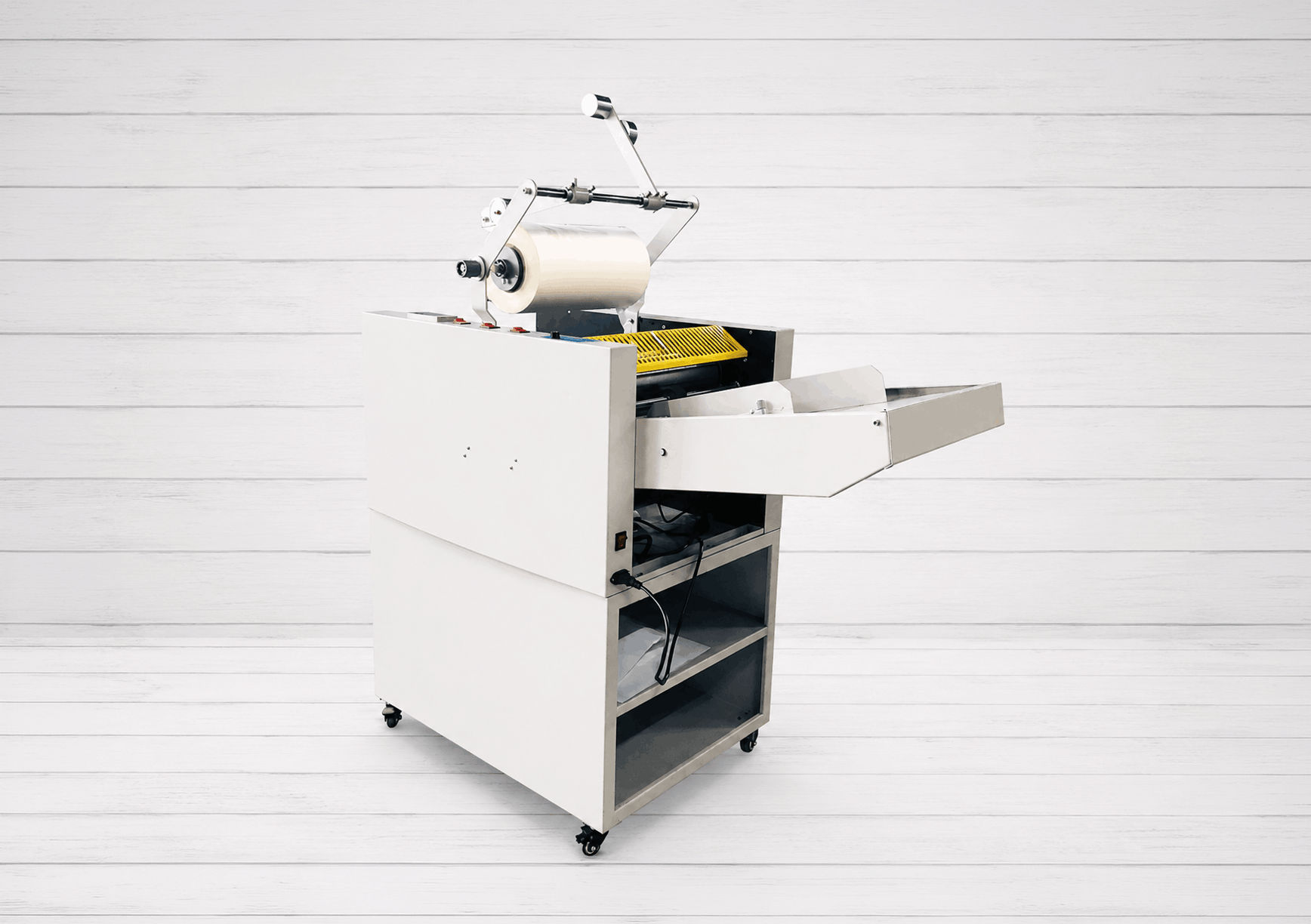 Laminadora automática Sysform AUTO-370F para laminado térmico y en frío, con alimentación automática y separación de hojas.